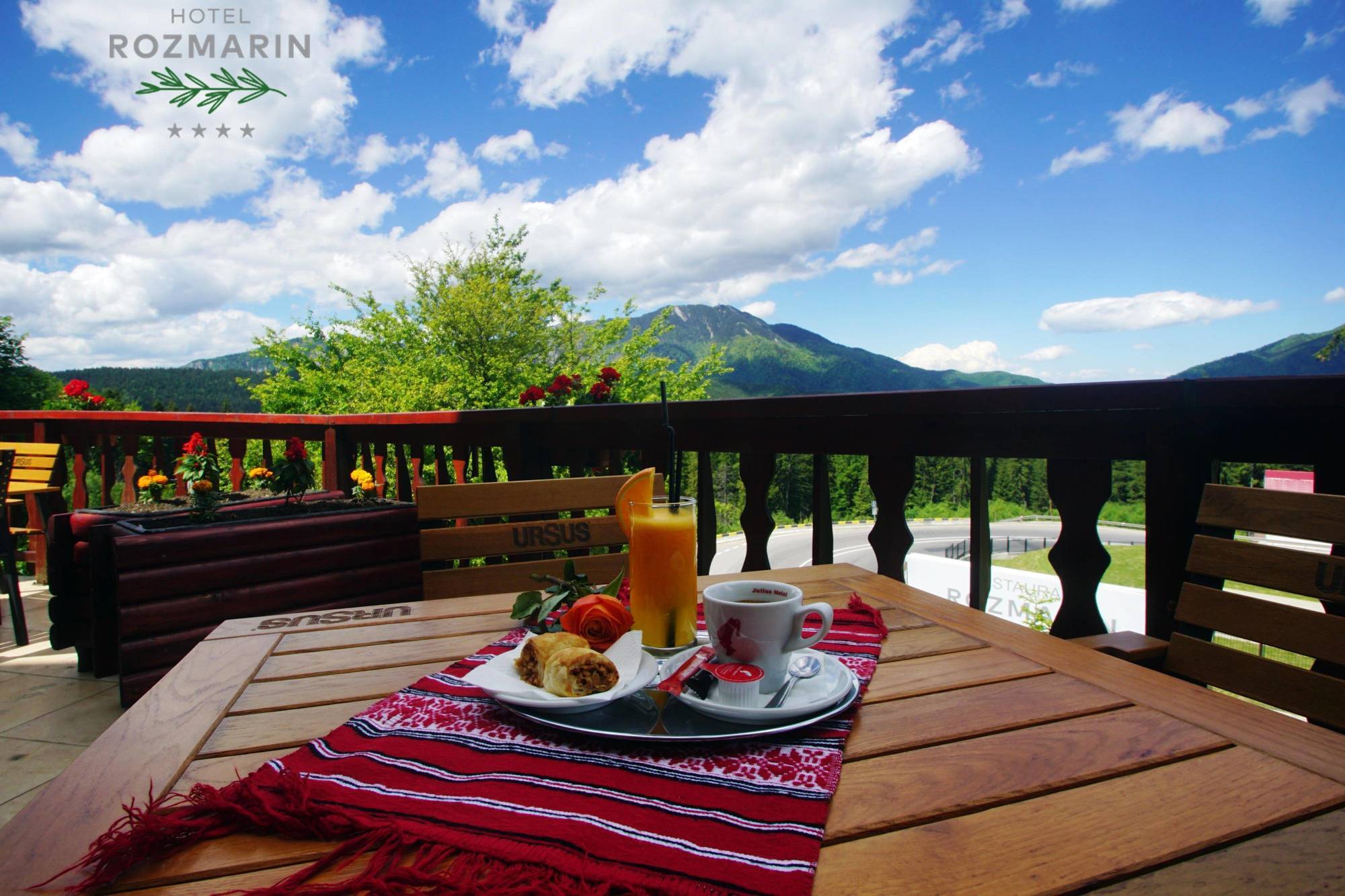 Hotel Rozmarin Predeal Bagian luar foto