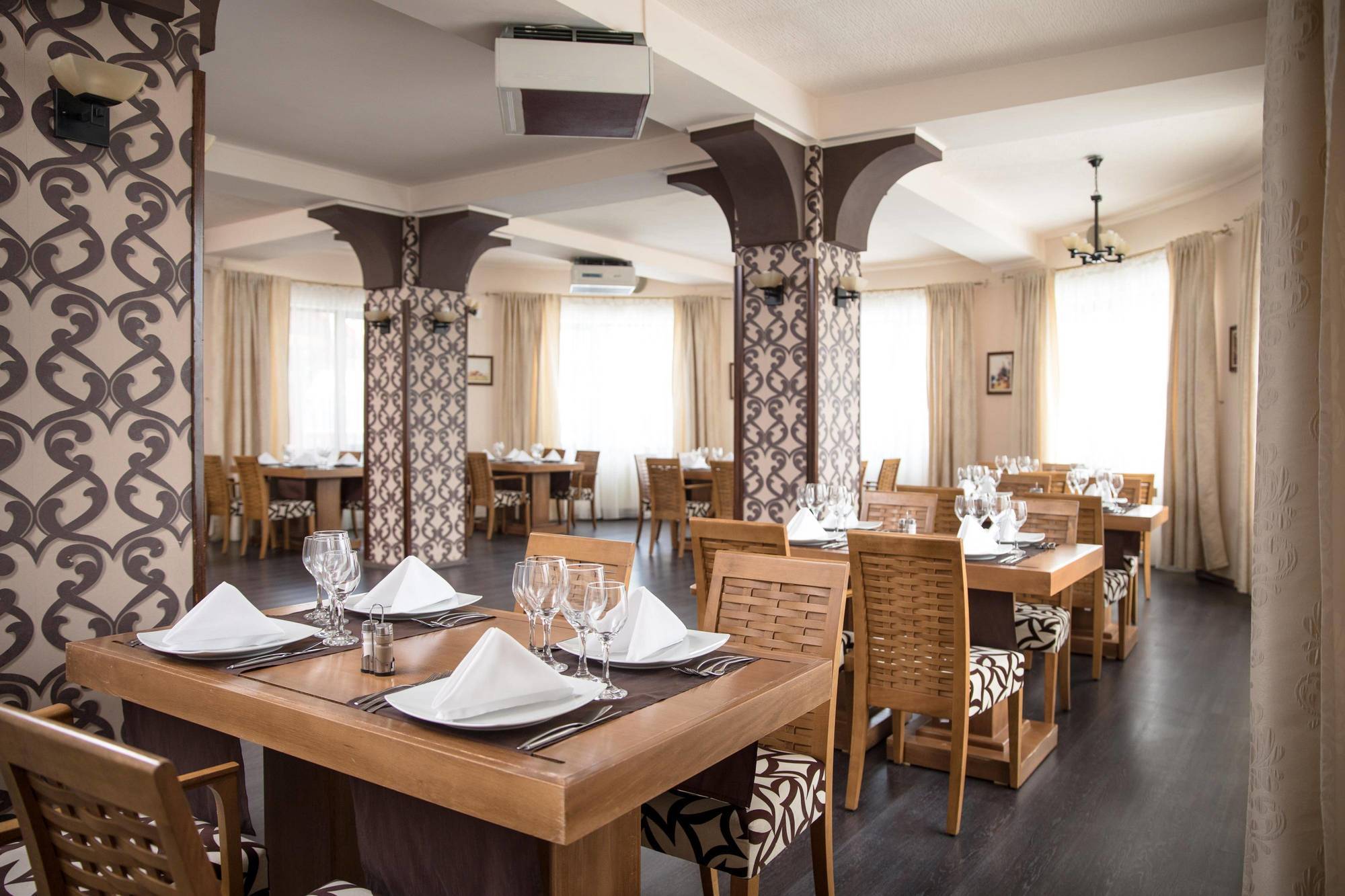 Hotel Rozmarin Predeal Bagian luar foto