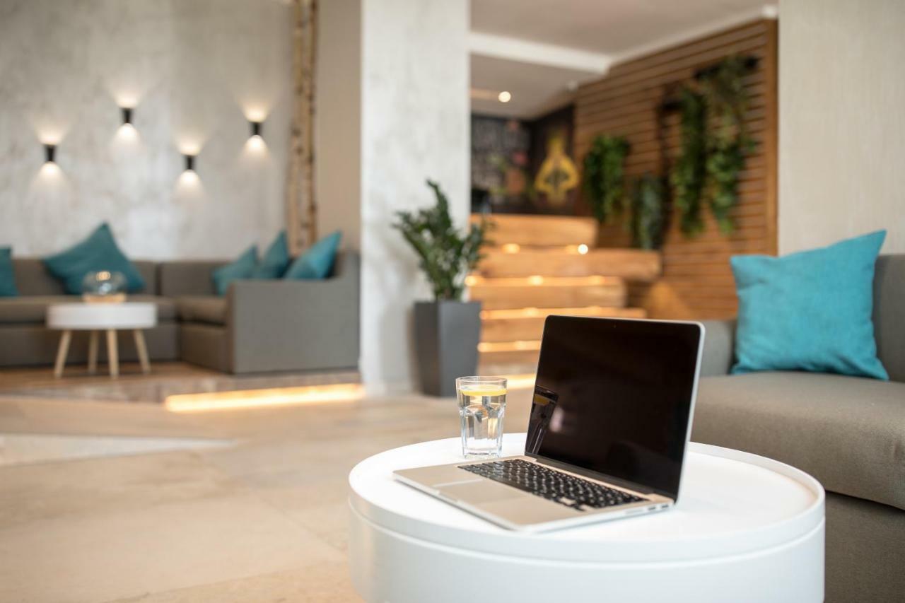 Hotel Rozmarin Predeal Bagian luar foto