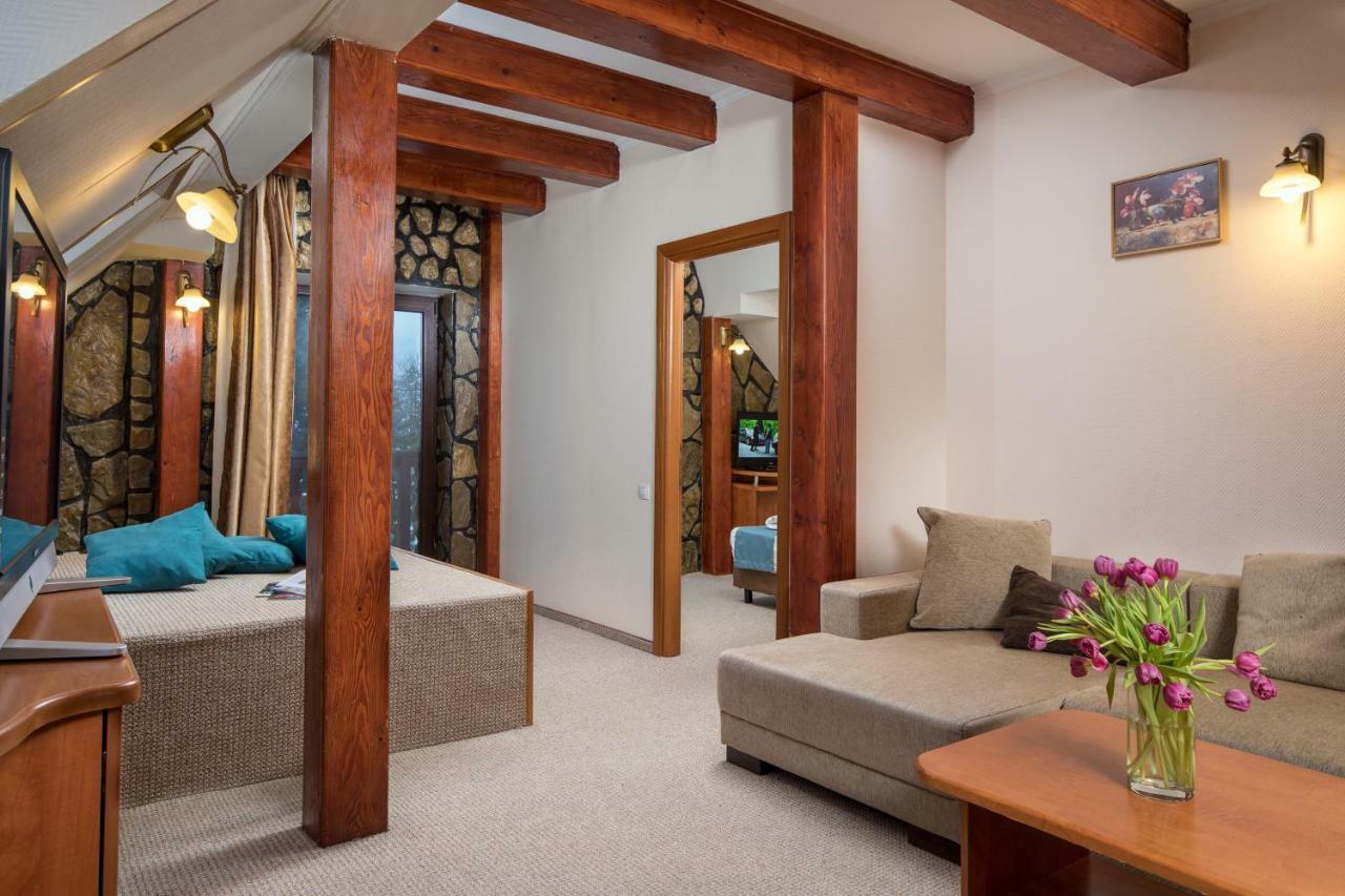 Hotel Rozmarin Predeal Bagian luar foto