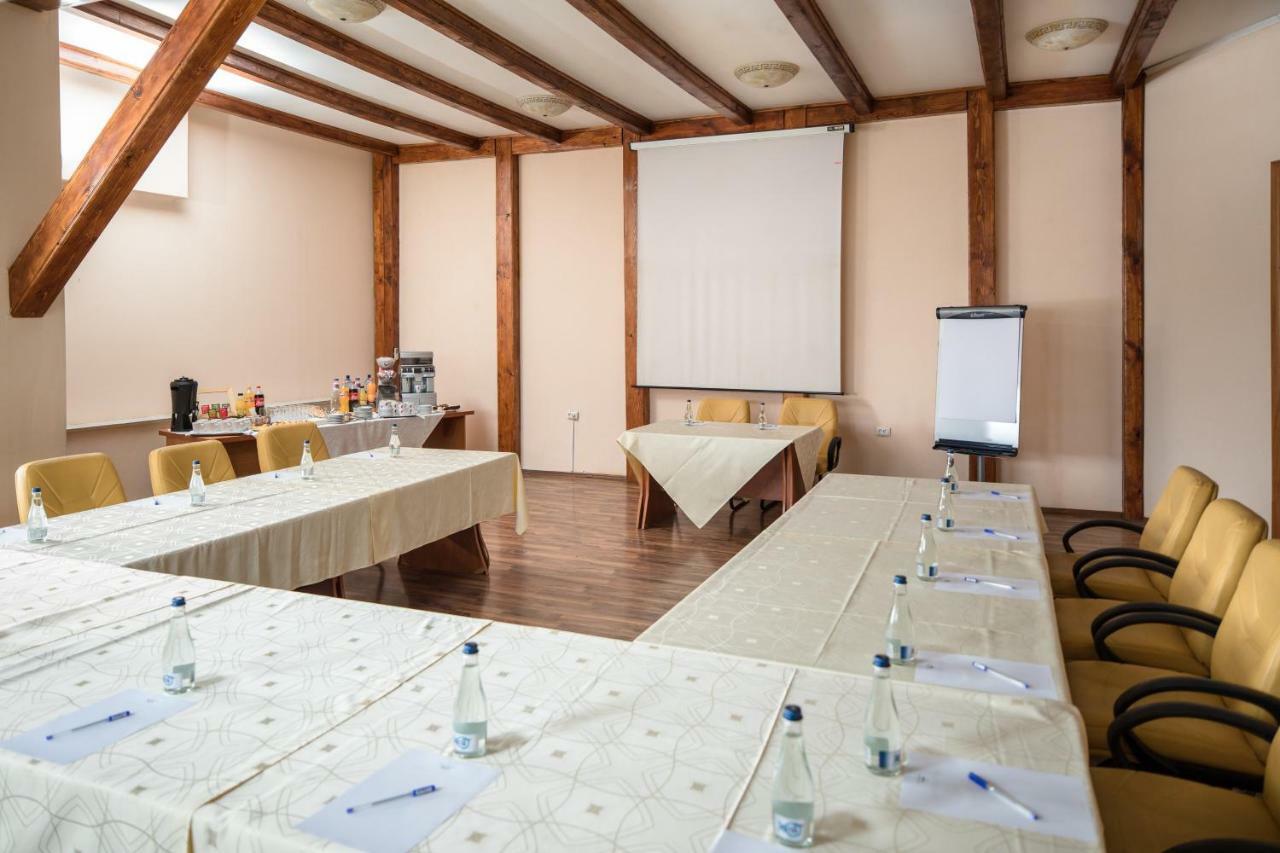 Hotel Rozmarin Predeal Bagian luar foto