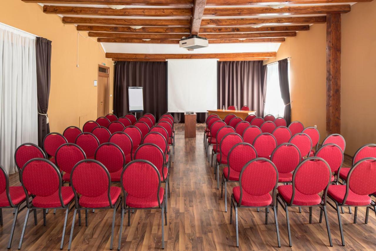 Hotel Rozmarin Predeal Bagian luar foto