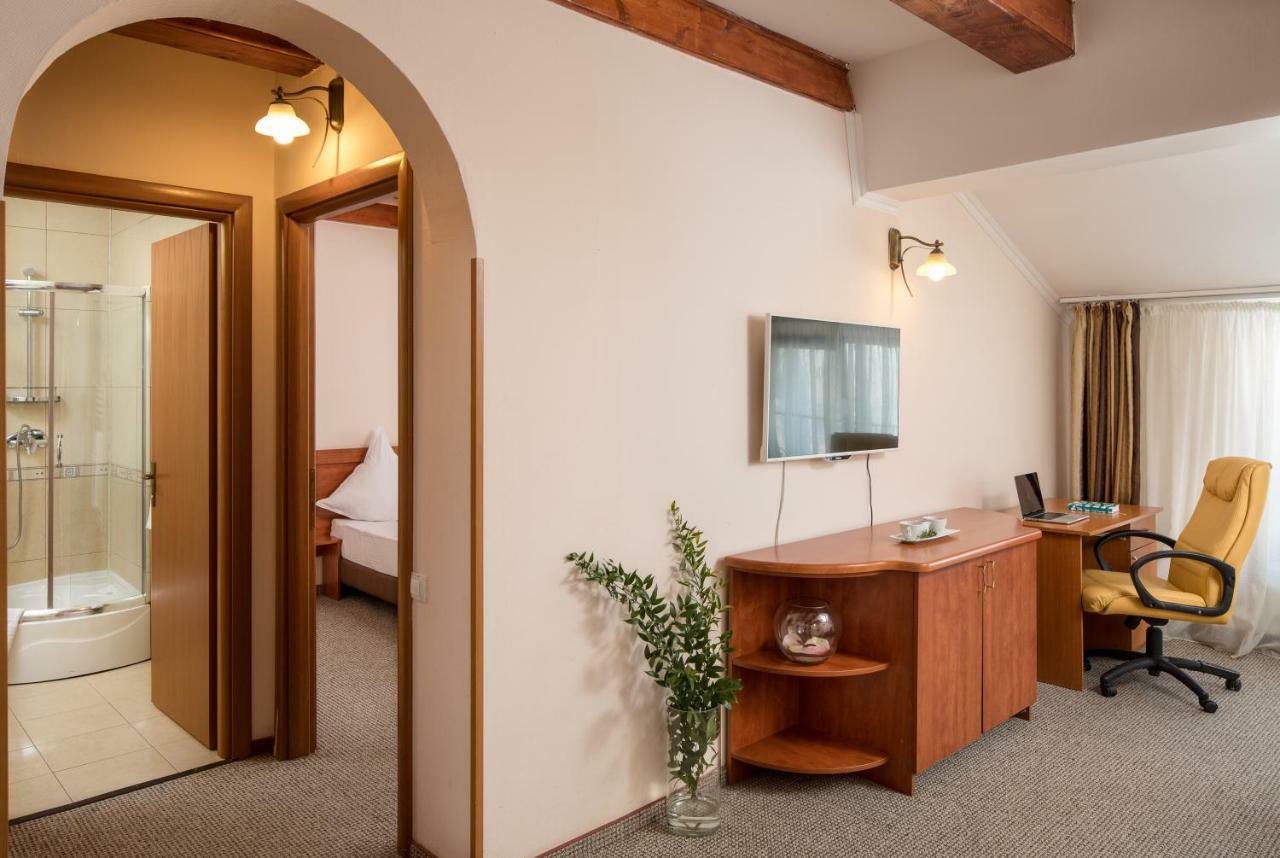 Hotel Rozmarin Predeal Bagian luar foto