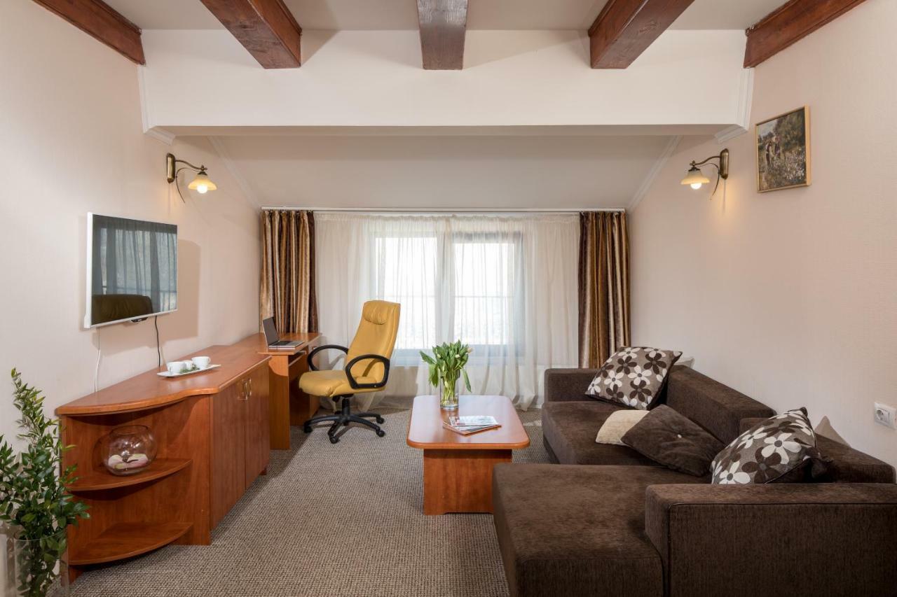 Hotel Rozmarin Predeal Bagian luar foto