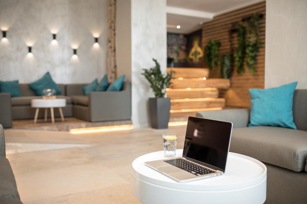 Hotel Rozmarin Predeal Bagian luar foto