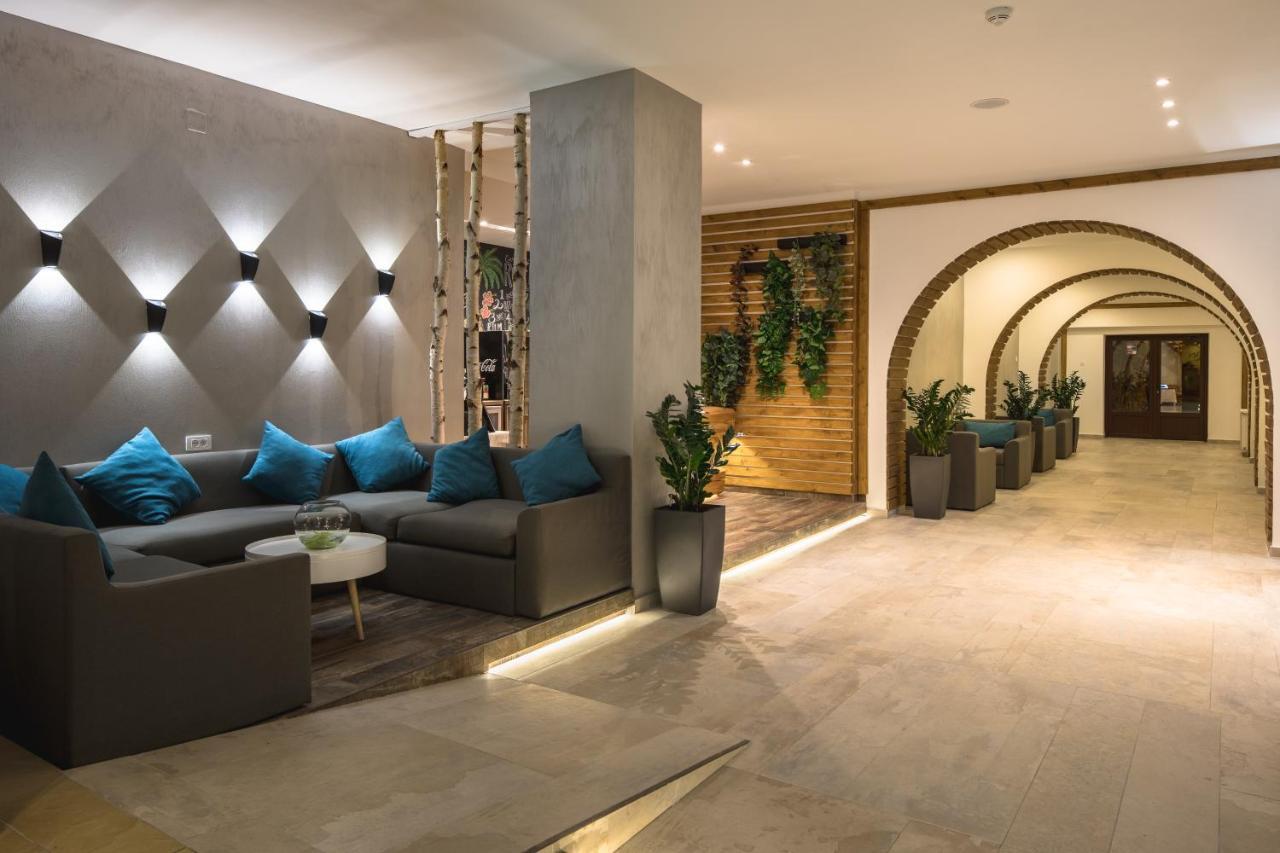 Hotel Rozmarin Predeal Bagian luar foto