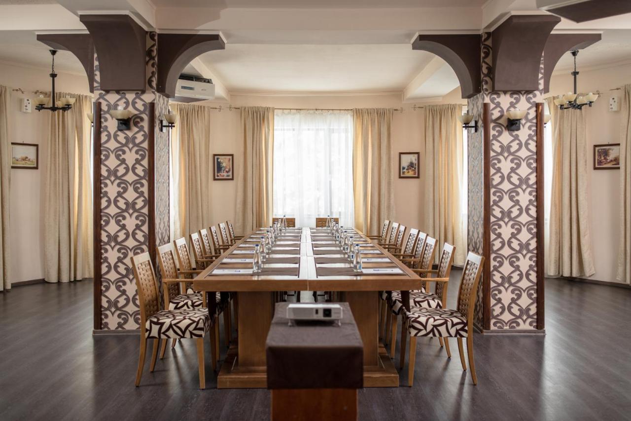 Hotel Rozmarin Predeal Bagian luar foto